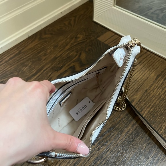 Guess crossbody handbag - Picture 13 of 16